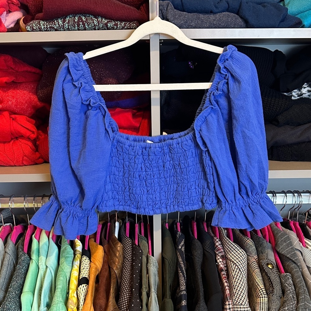 Free People blue 1/2 sleeve smocked square neck crop top size XS